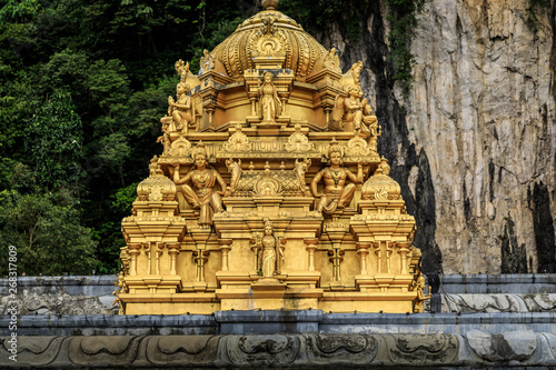 Canvas Print Goldenes Dach vom Hindu Tempel in Batu Caves, Kuala Lumpur