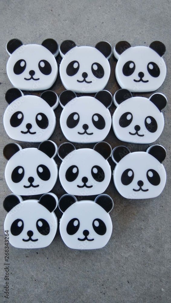 Obraz premium パンダのおもちゃ