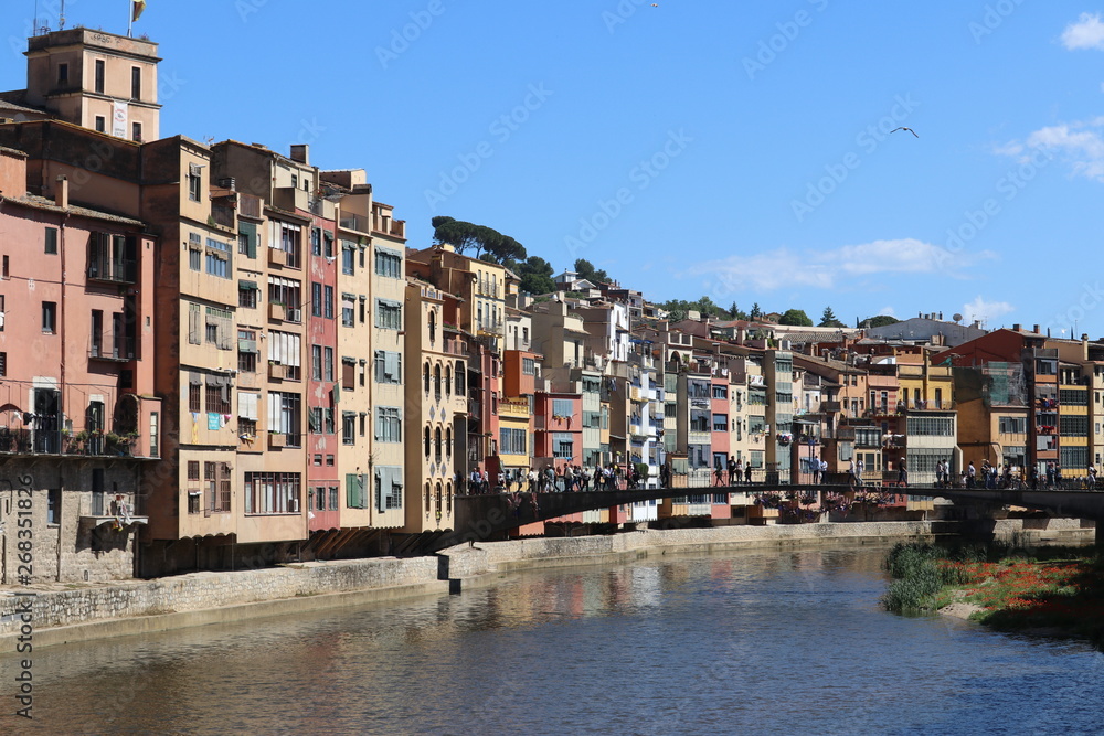 Puente de en Gomez y Casas de colores de Girona
