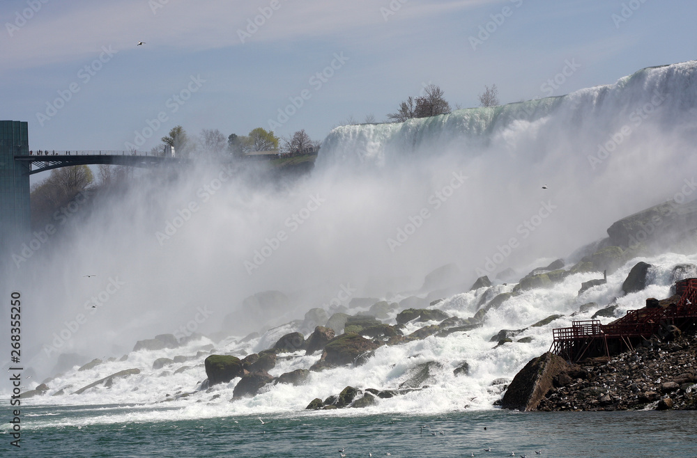 rocks in the water at Niagara Falls