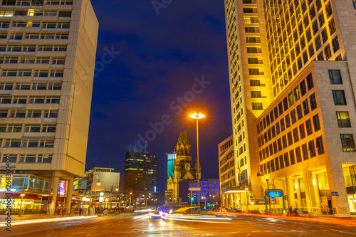 Photography beautiful zoologischer garten time lapse picture in the night at berlin