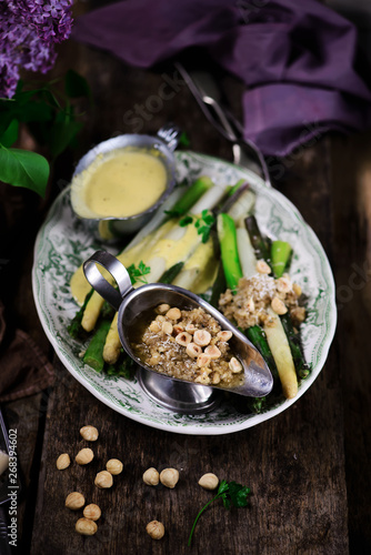 White and green asparagus with two sauces