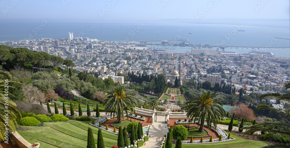 Haifa vue générale depuis les jardins du Mont Carmel