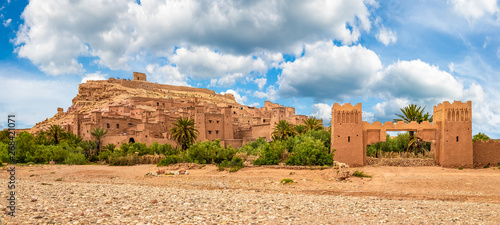 Obraz na płótnie Kasbah Ait Ben Haddou, a Berber fortress village near Ouarzazate in the Atlas Mountains of Morocco w salonie