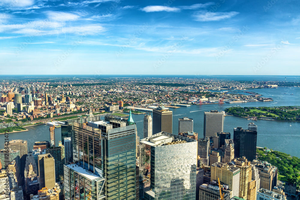 Fototapeta premium Aerial View of Manhattan with its skyscrapers