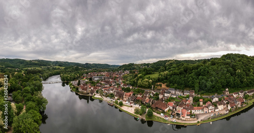 Beaulieu sur Dordogne (Corrèze - France) - Vue aérienne photo