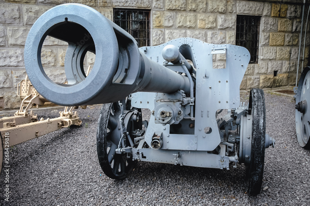 German 10,5 cm leFH 18M light field howitzer German 10,5 cm leFH 18M light field howitzer