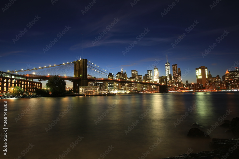 Brooklyn bridge at night