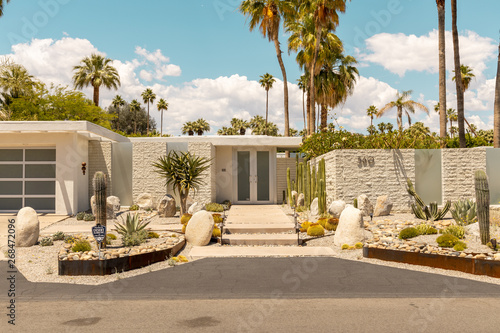 Photos a street of palm spring 1