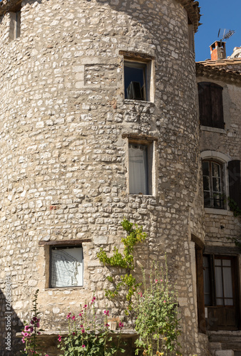 Fototapeta Naklejka Na Ścianę i Meble -   Beauty stone house in Sault, Provence, France.