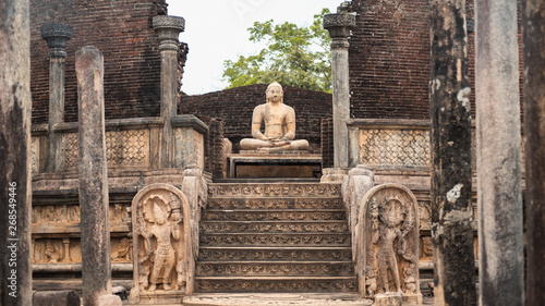 Ancient buddhist kingdom ruin in Polonnaruwa, Sri Lanka © CHAO