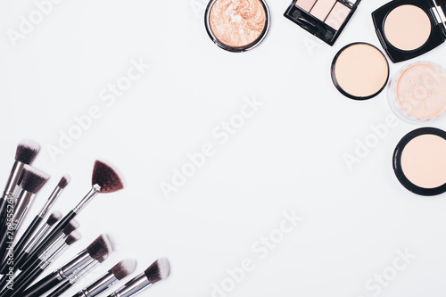 Makeup powders for face skin cover