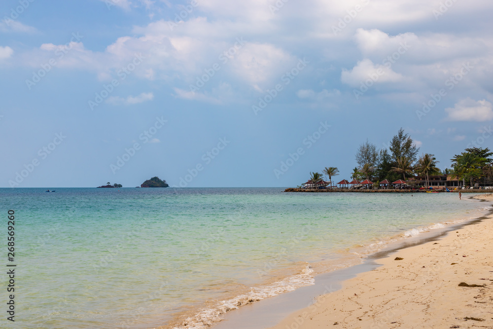 Fototapeta premium Kai Bae beach on the island of Koh Chang in Thailand.