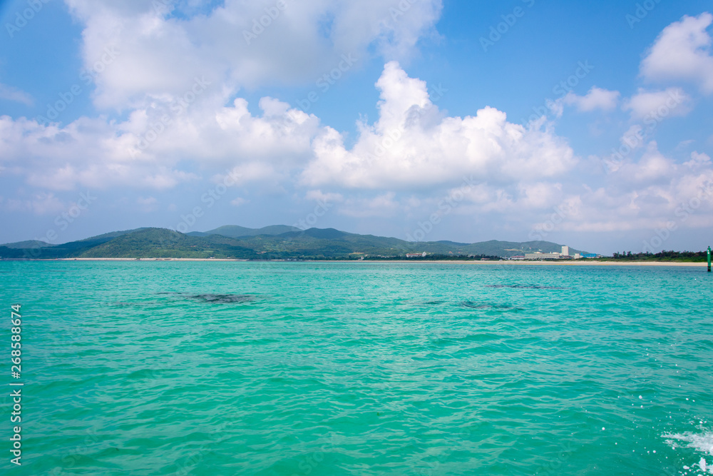 沖繩・久米島　青い海　エメラルドグリーン