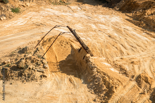 фотографія sifter for separation rocks and sand in a quarry