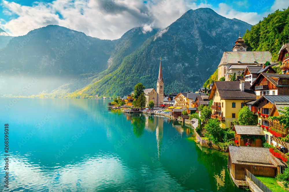 Fototapeta premium Fantastic view with Hallstattersee lake and wooden houses, Hallstatt, Austria