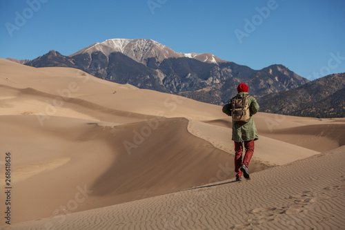A tourist traveled through the desert