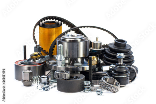 Foto Spare parts for cars. Hub, belt; filter. Assortment.