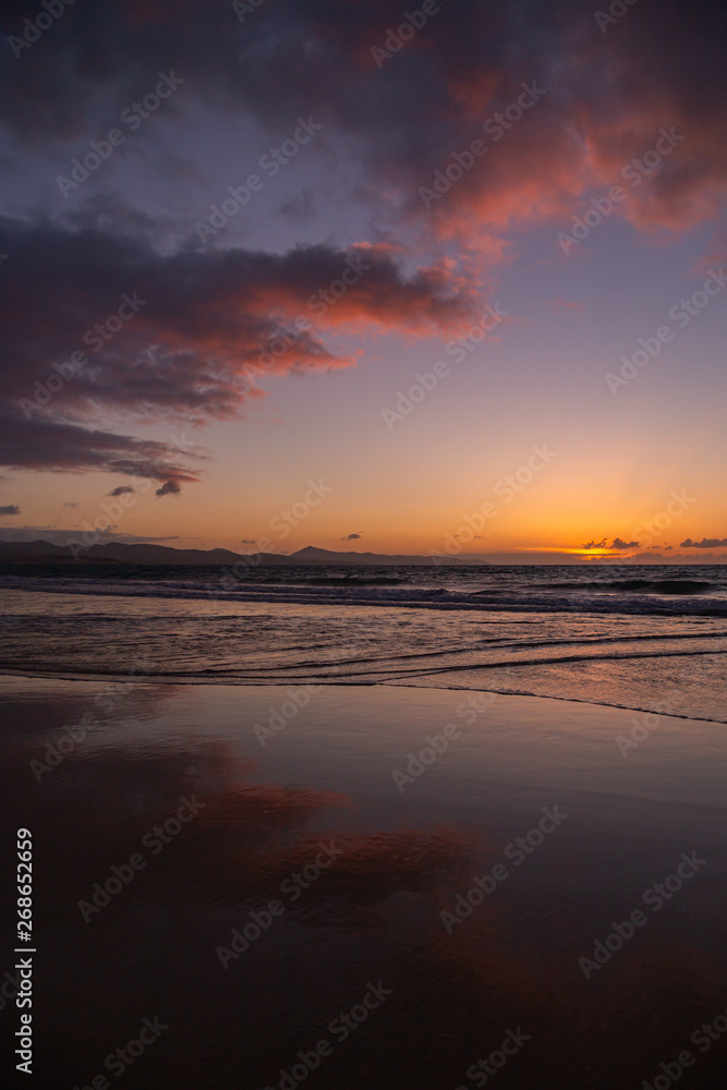 Obraz premium sunrise at the sea