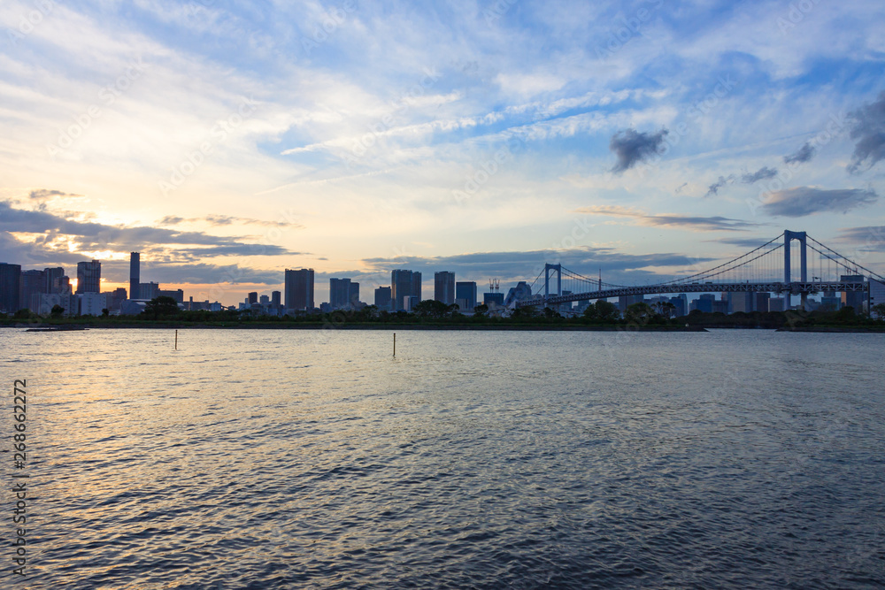 Fototapeta premium 夕方のレインボーブリッジ