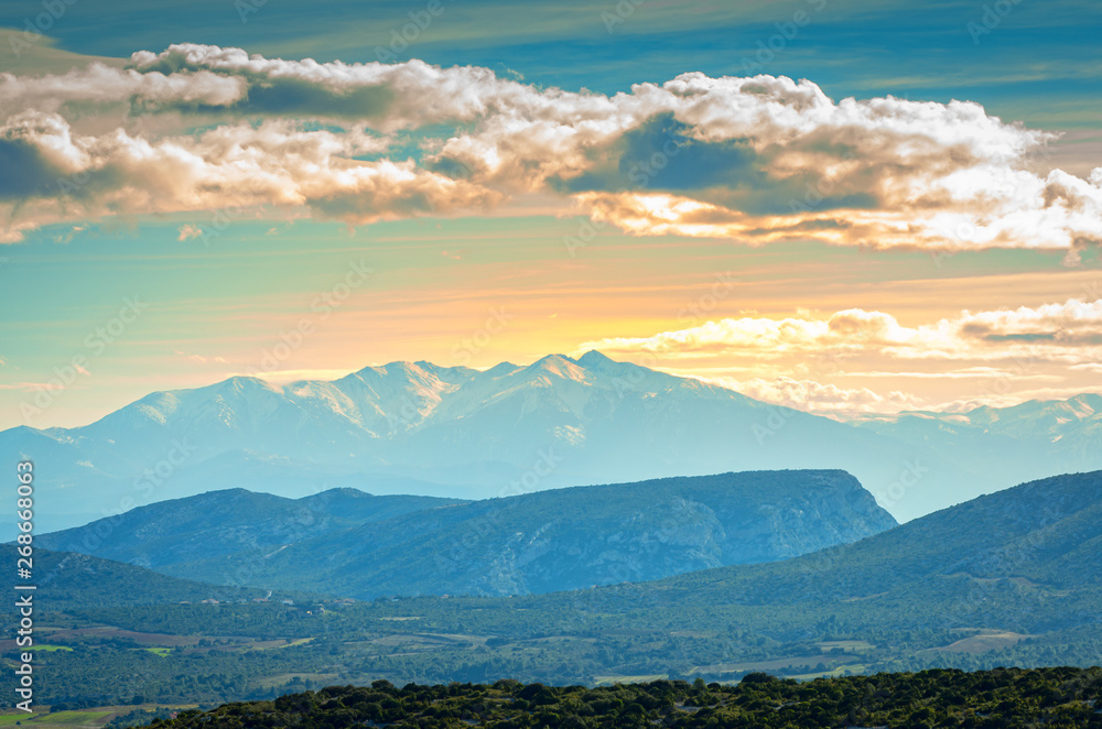 Mont Canigou,Occitanie. Mont Canigou,Occitanie.