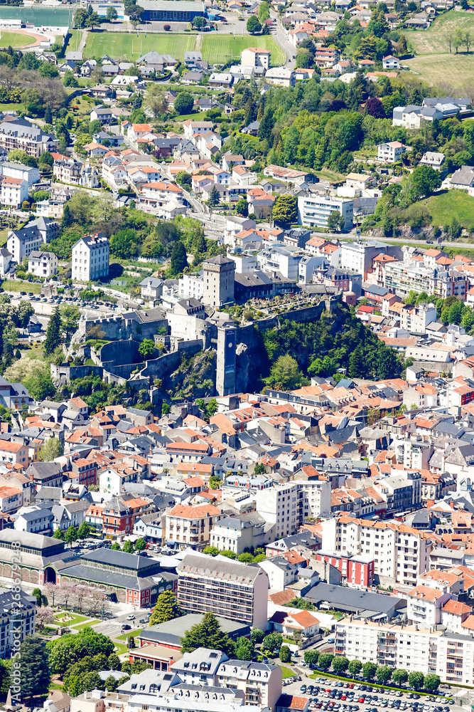 Château Fort de Lourdes et ville