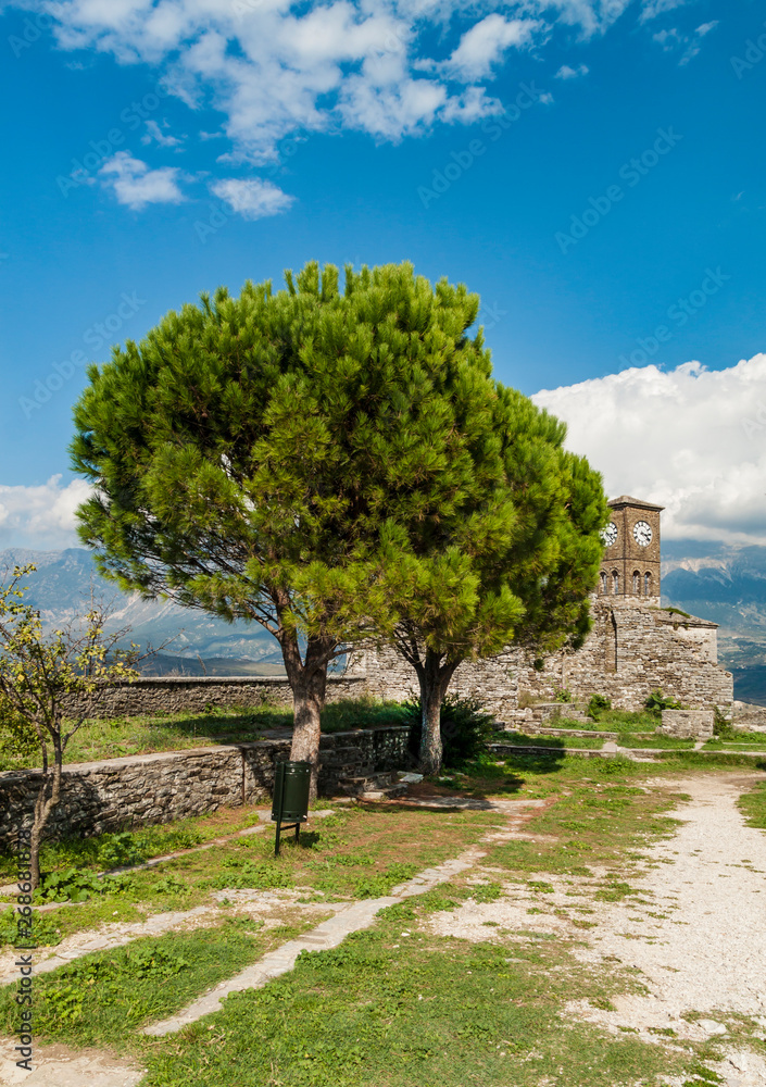 Φωτογραφία Historical UNESCO protected town of Gjirocaster with a castle on the top of the