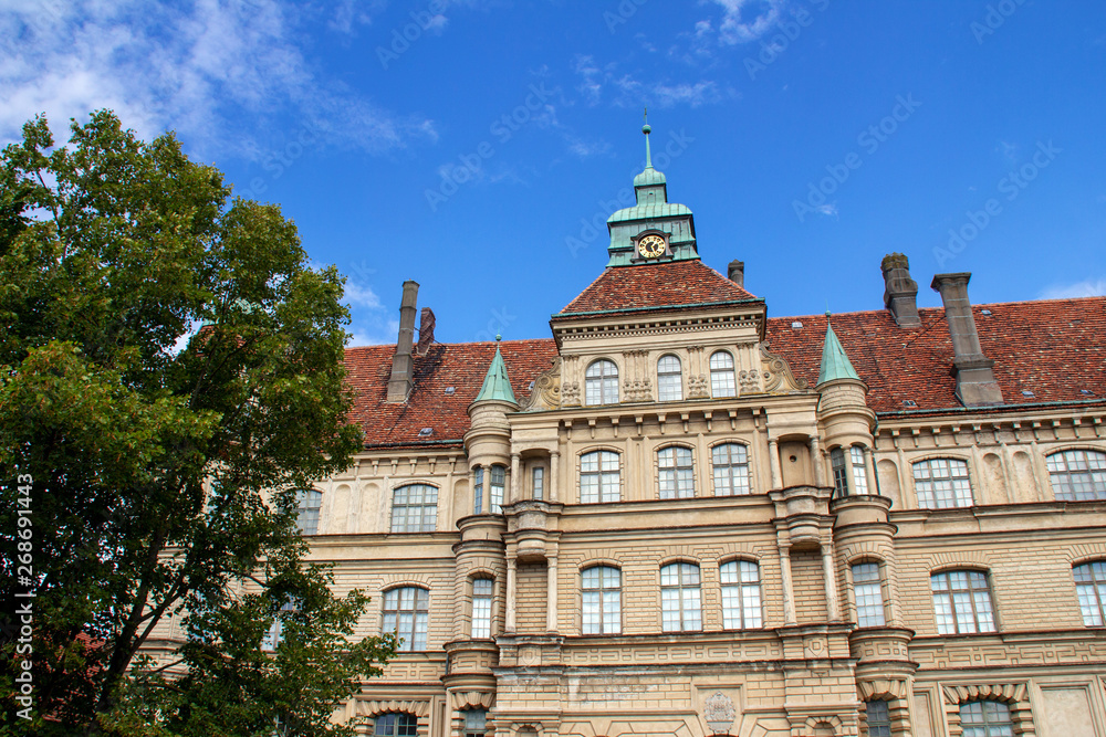 Fassade von Schloss Güstrow in Mecklenburg-Vorpommern
