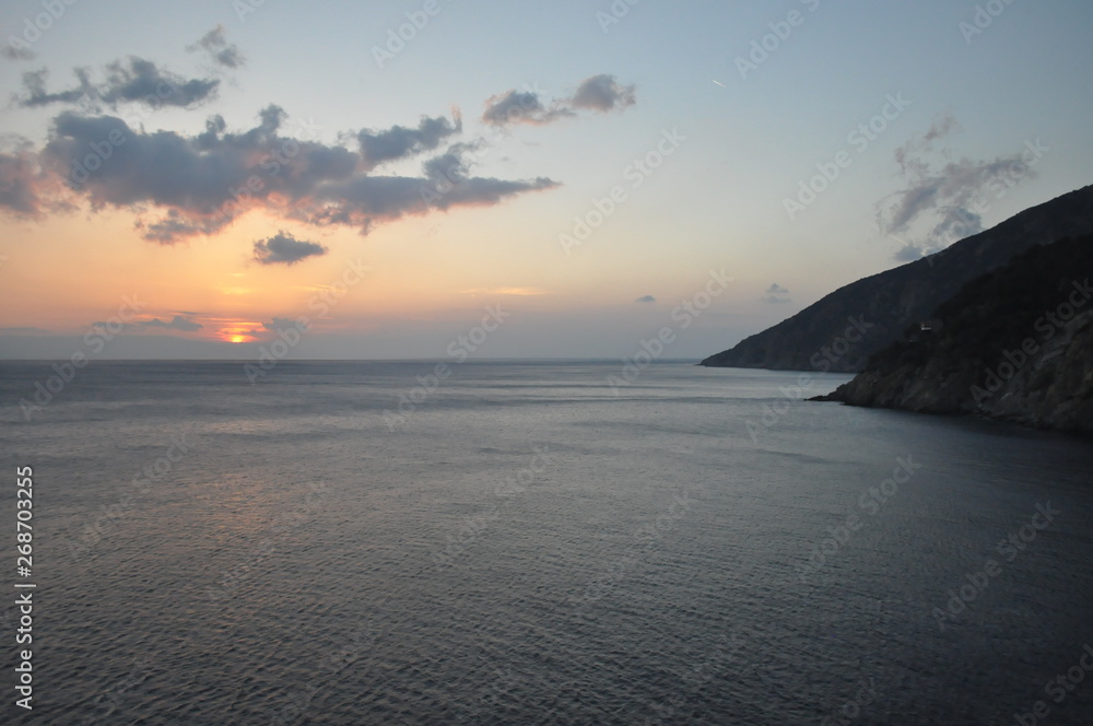 Obraz premium The beautiful sunset natural sea landscape