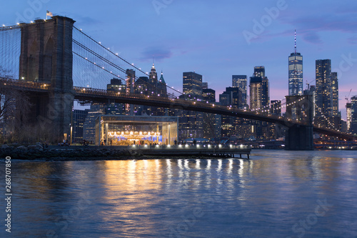 Brooklyn Bridge at night view from Brooklyn neighborhood, Manhattan, New York. © Gabriel Ramos