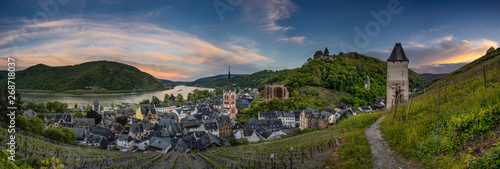 Bild auf Leinwand Panorama Bacharach Dämmerung