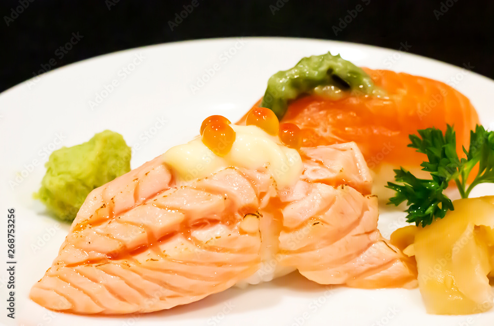 Sushi delicious fish big pieces.