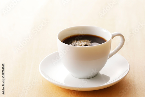 コーヒー Coffee cup on wooden background