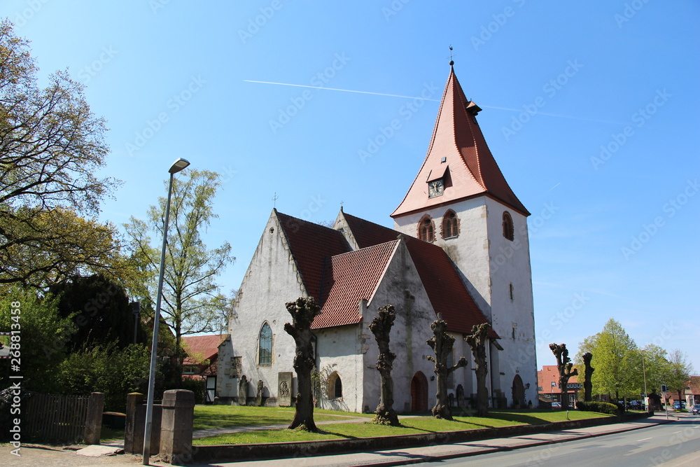 Die Kirche St. Marien in Isernhagen KB bei Hannover