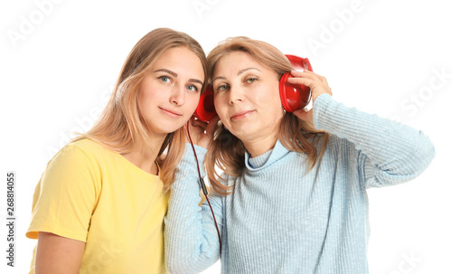 Portrait of happy mother an...