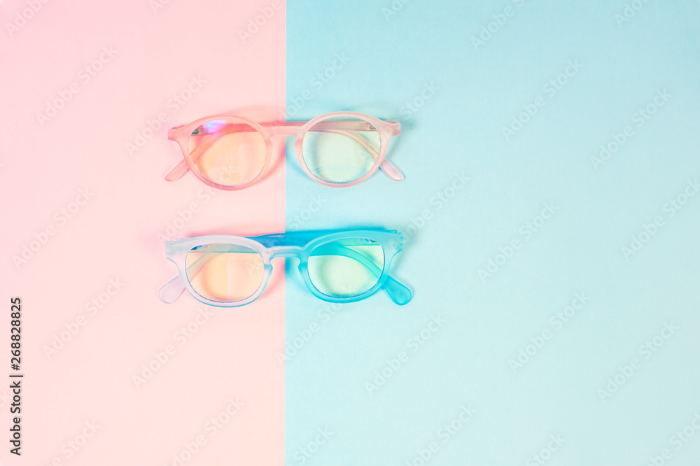Blue-pink glasses with clear lenses Blue-pink glasses with clear lenses