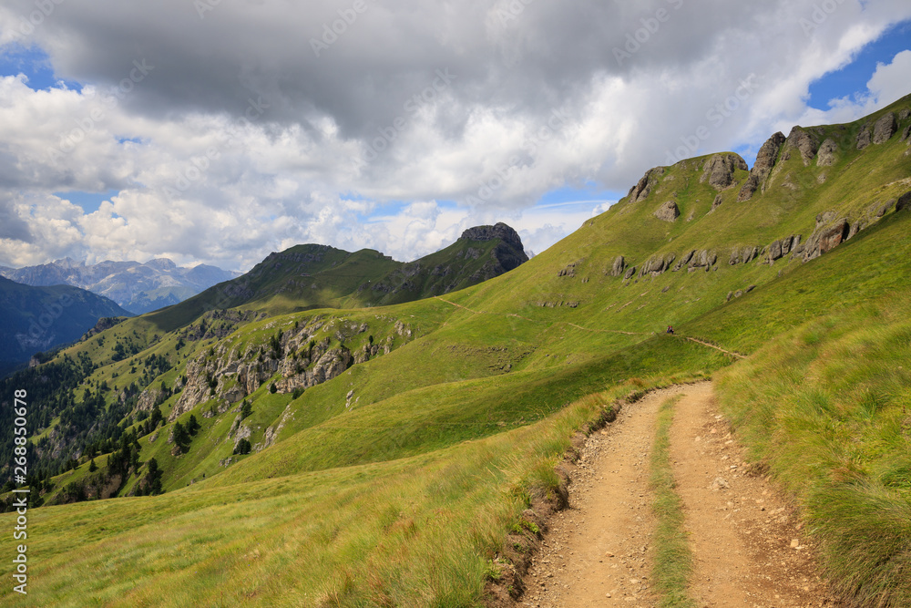 Obraz premium sentiero Viel del Pan - Dolomiti