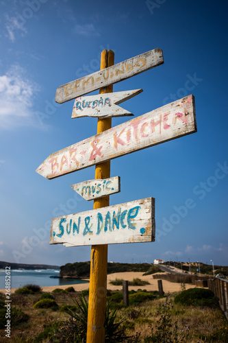 sign for orientation at the beach © Wilfried-R.  
