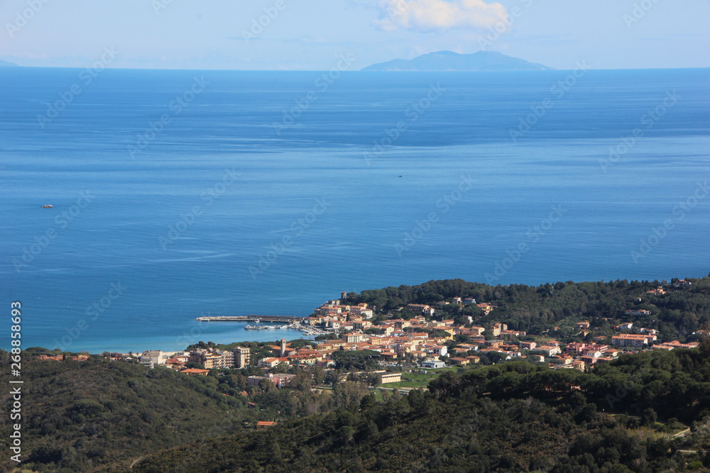 Isola d'Elba, veduta aerea di Marina di Campo. Toscana, Italia