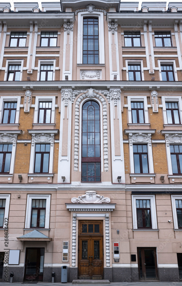 Obraz premium Vintage architecture classical facade building.