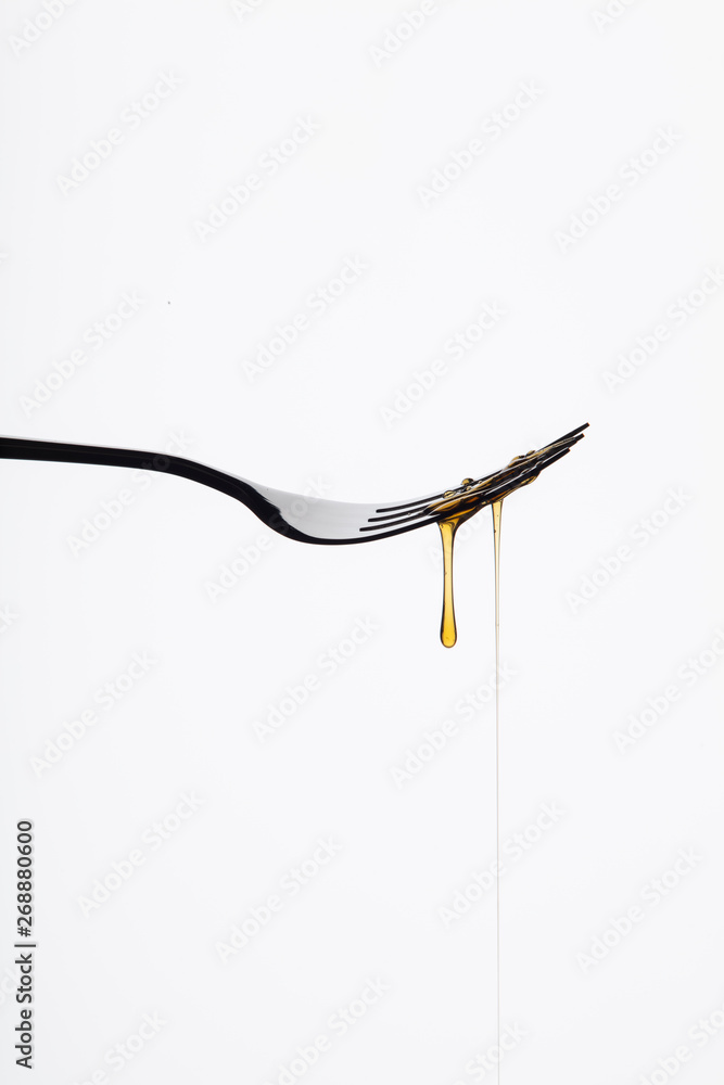 Couverts, argenterie, ustensiles et miel, studio Couverts, argenterie, ustensiles et miel, studio