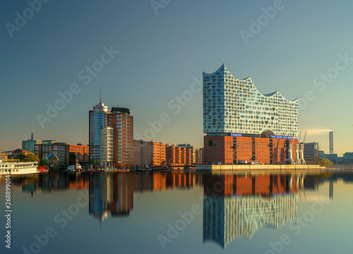 Hamburg Elbphilharmonie mit Spiegelung im Wasser photo
