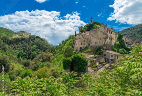 Quadro su tela Rocchette, Torri in Sabina (Italy) - A little uninhabited medieval village in th