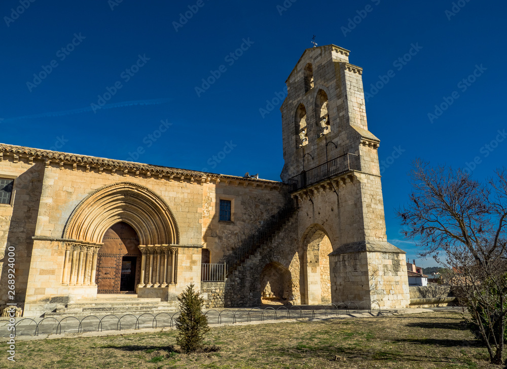 Church of the Nativity of Our Lady in the town of Arcas, in Cuenca, Spain. Romanesque cover with five archivolts. 13th century.