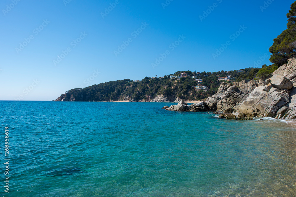 The creek llorell by the way of round, Tossa de mar