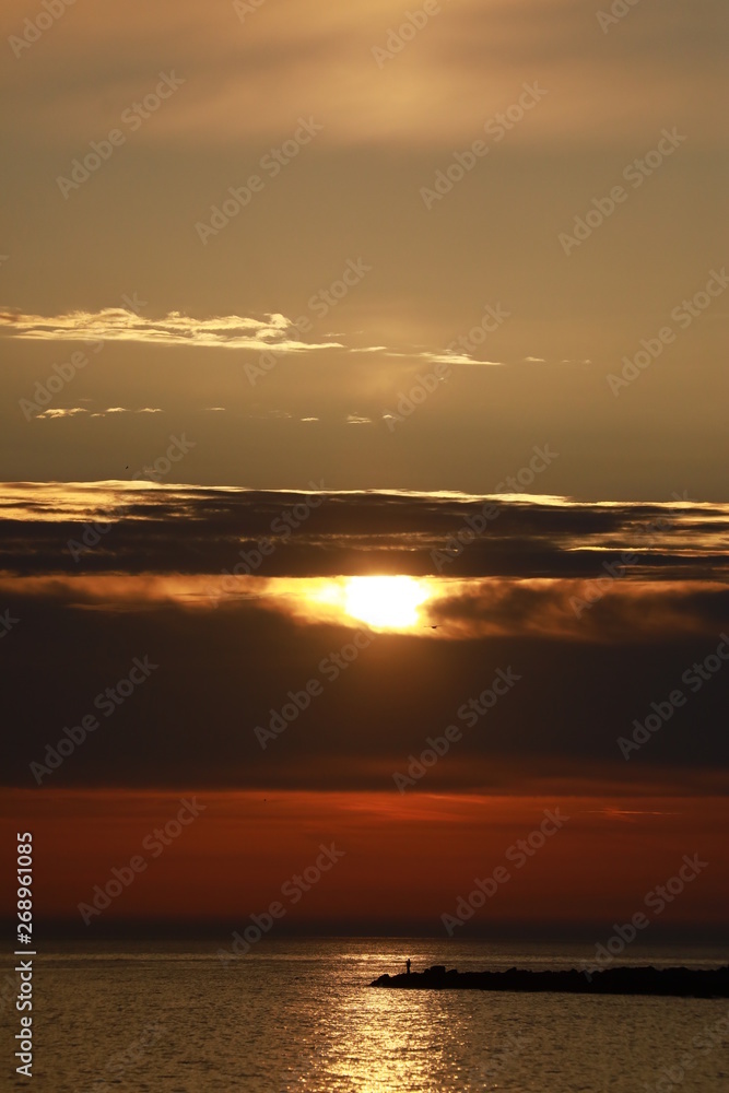 Naklejka premium sunrises and sunsets