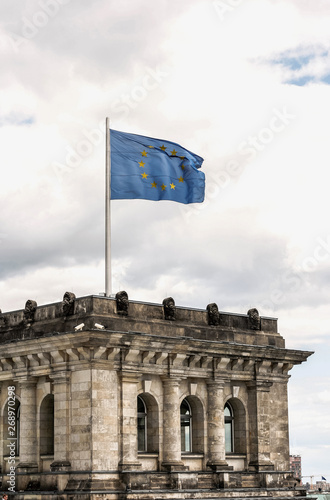 Europa Flagge auf dem Reichstag Berlin photo