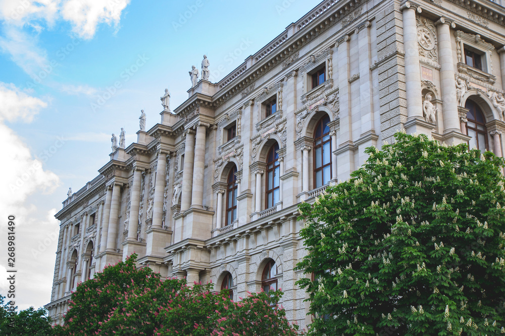 Amazing architecture on bulding in Vienna 