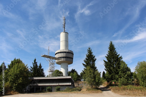 Valokuva Fernmeldeturm auf dem Gipfel des Ravensberges nahe Bad Sachsa im Harz