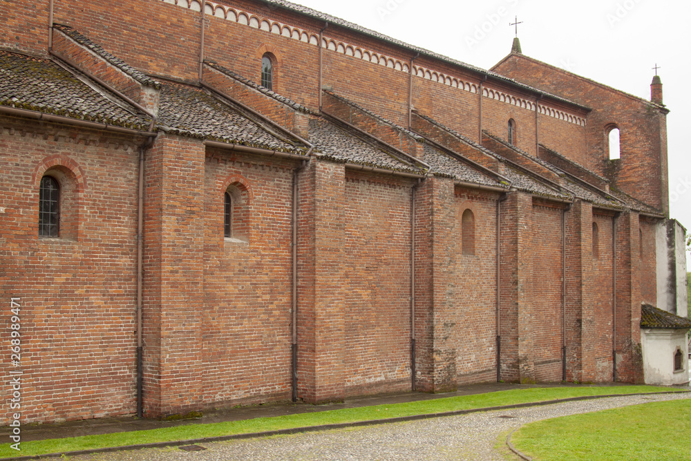 Morimondo Milano Italia abbazia religiosa